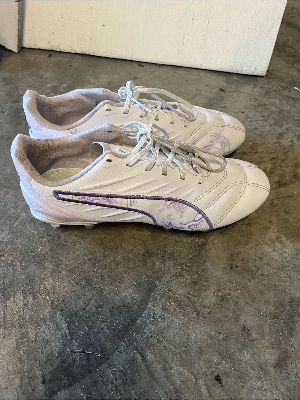 White and Purple Women’s Puma Cleats - Athletic Soccer Shoes size 6